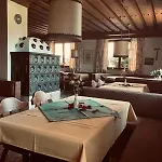 Roesslhof Gasthof March